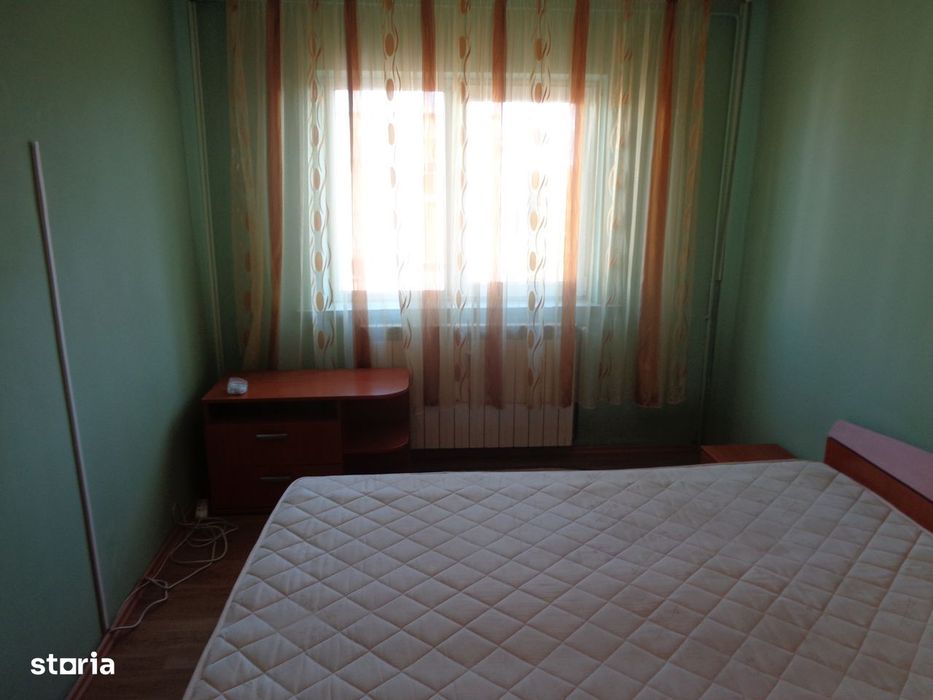Apartament 2 camere, termoteca, geam la baie, bucatarie spatioasa