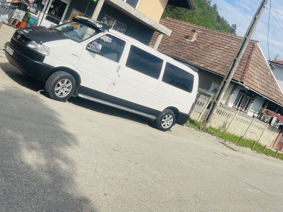 Vand wv t4 transporter an 2002. 8+1 102cai  locuri  merge si trage foarte bine nu bate nu troncane  acte la zi fiscal pe loc