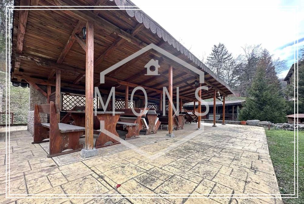 Продава се Хотел в с. Арбанаси, Област Велико Търново - 2304 кв.м за 343 €/кв.м - Снимка #11