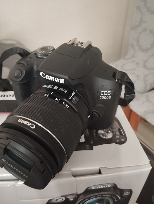 Фотокамера Canon eos2000D