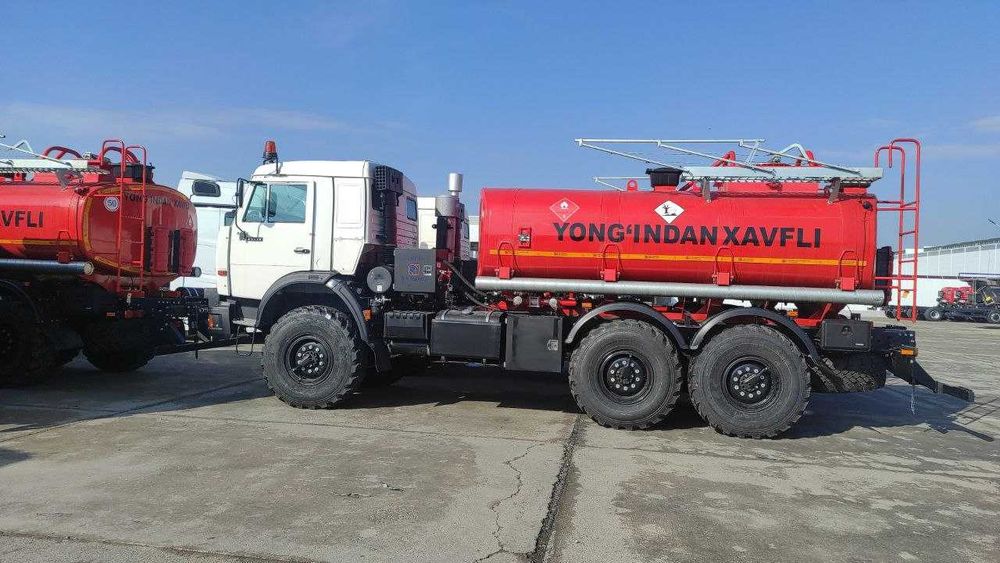 Автотопливозаправщик полноприводный бензовоз  КАМАЗ 43118 вездеход 6х6
