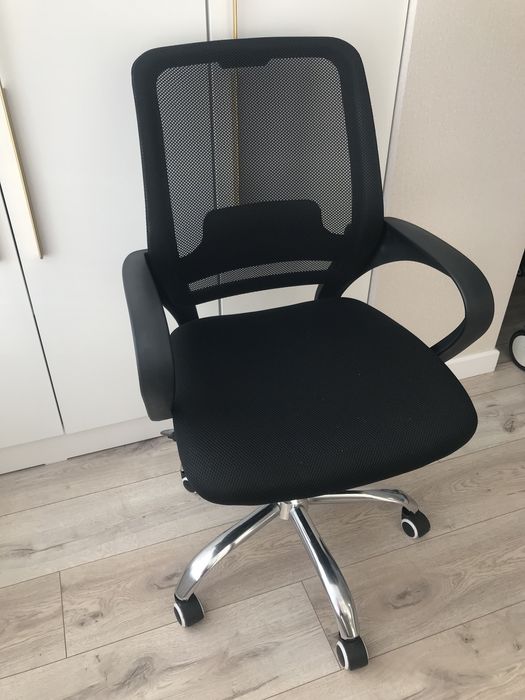 Продам кресло офисное