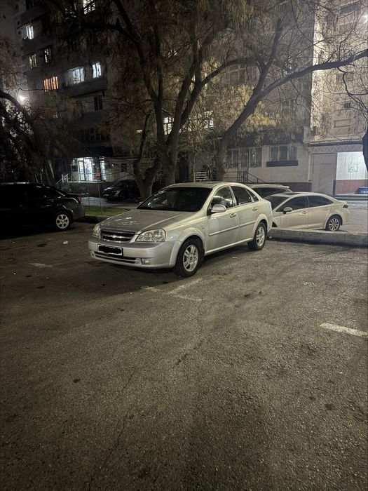 Chevrolet lacetti 1.6 2013 автомат