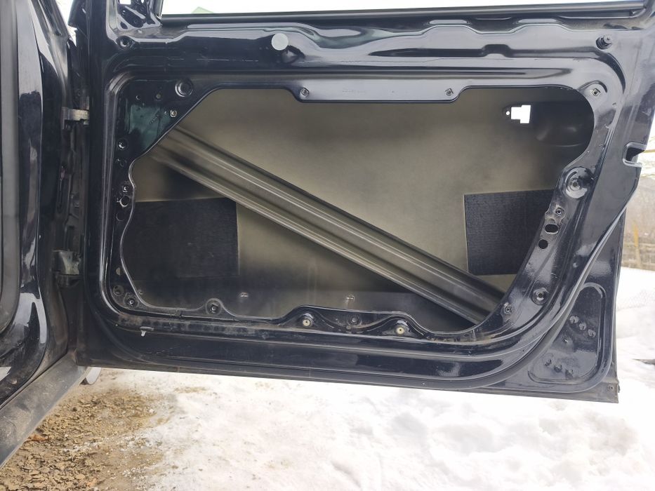 Ușă portieră dreapta față Volkswagen Passat B6 negru LC9X 2005-2010