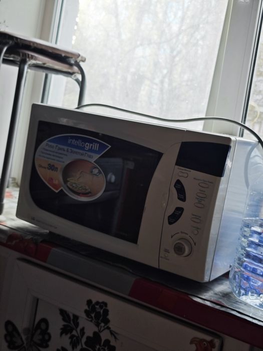 Продам отличную микроволновку