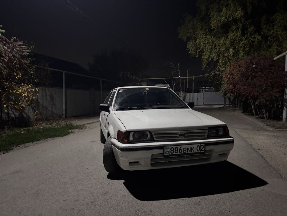 Машина Nissan sunny n13