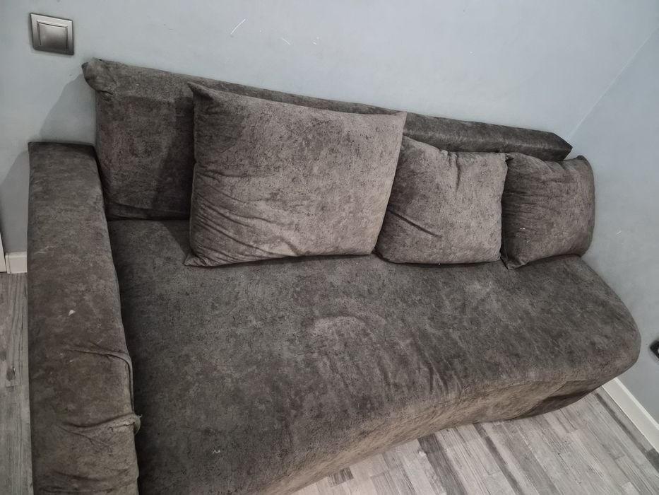 Продается диван в хорошем состоянии