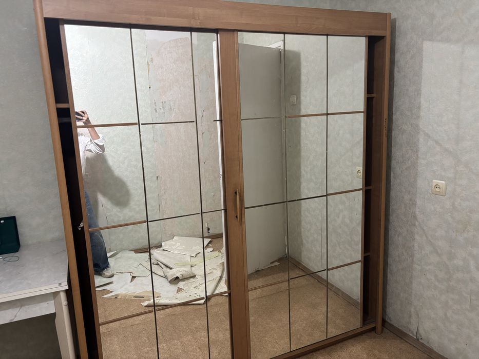 Продам шкаф с раздвижными дверьми
