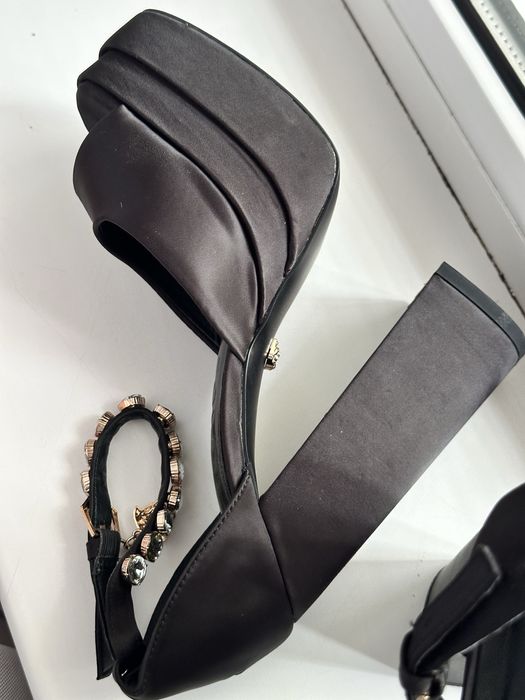 Туфли Братц, почти новые, надевала 2 раза