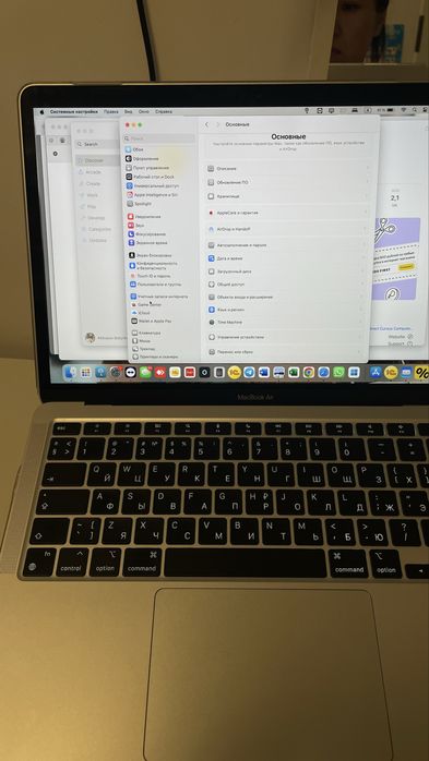 Продаю MacBook Air 13” (2020)