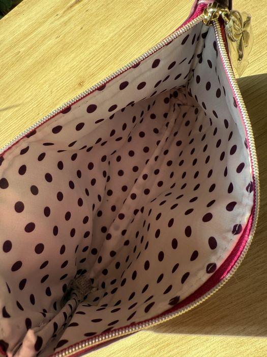 Sisley Poseta Cosmetice