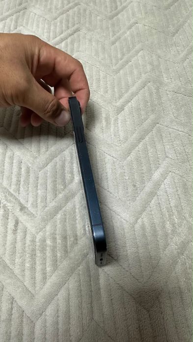 Iphone 13  продам хорошем состояние