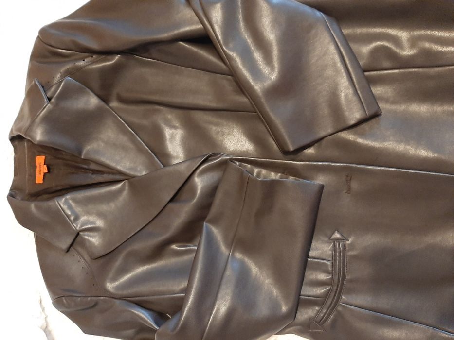 Costum piele ecologica maro