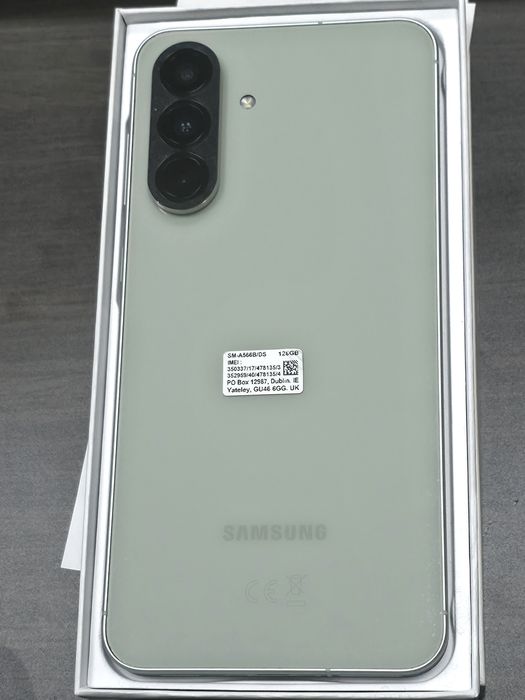 128GB Samsung a56 5G Vivacom Гаранция 2027г. Olive