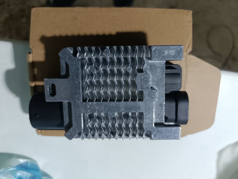 Блок управления вентилятором Ford, Mazda