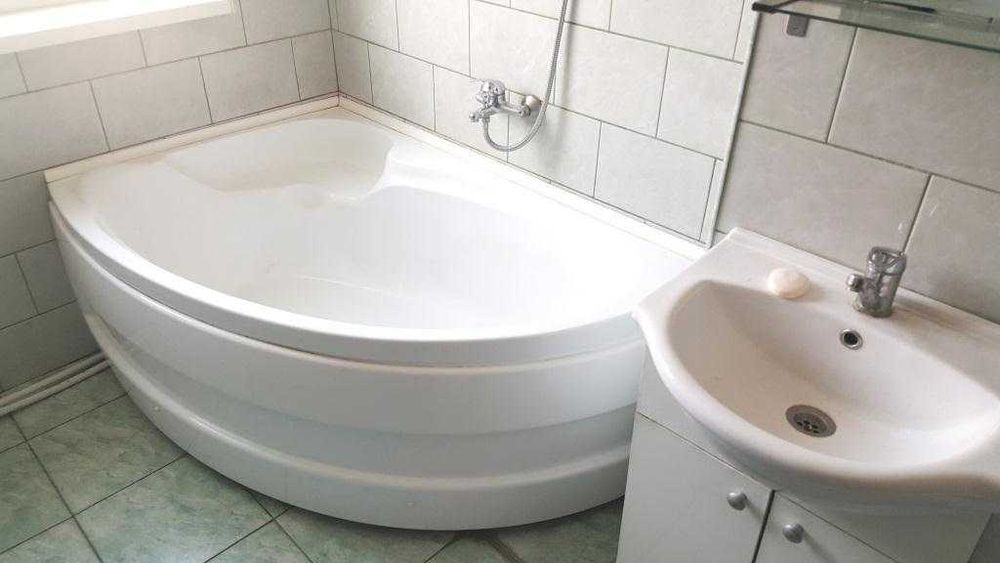 Proprietar închiriez cameră apartament 3 camere decomandate Orizont Pi