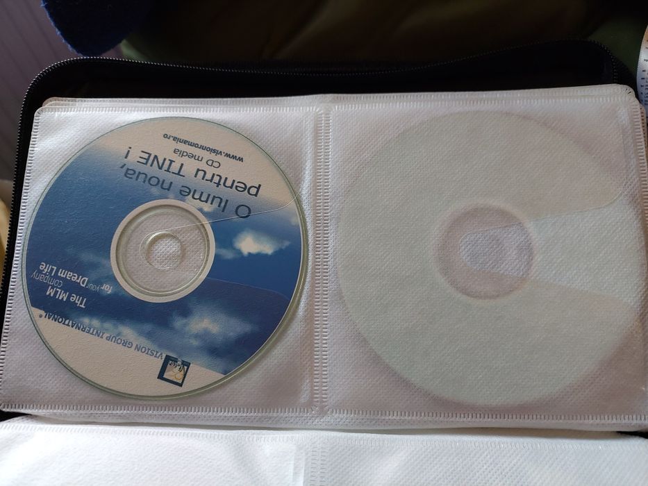 Cd de vinzare cu suport