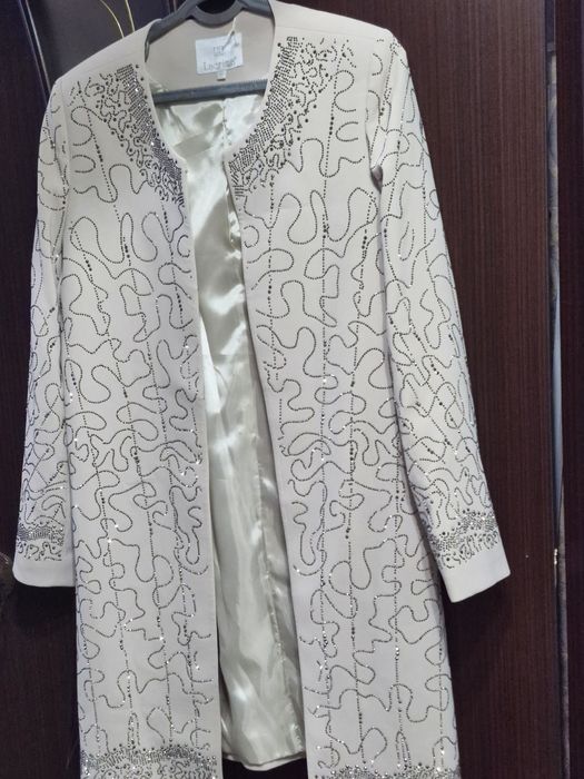 Пиджак женский новый.