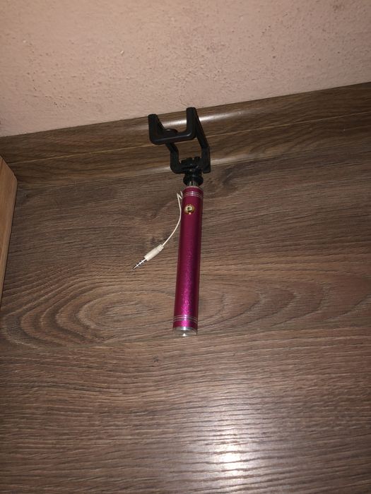 Селфи стик чисто нов