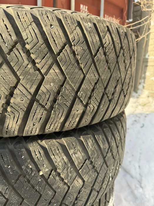 Зимние шины 265/65/17 Goodyear