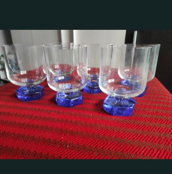 Pahare noi nouțe în ambalaj.
Vizualizați și celelalte anunțuri ale mele și veți găsi o gamă diversificată de pahare, la un preț foarte, foarte bun.