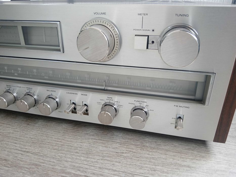 Продавам SONY STR V5