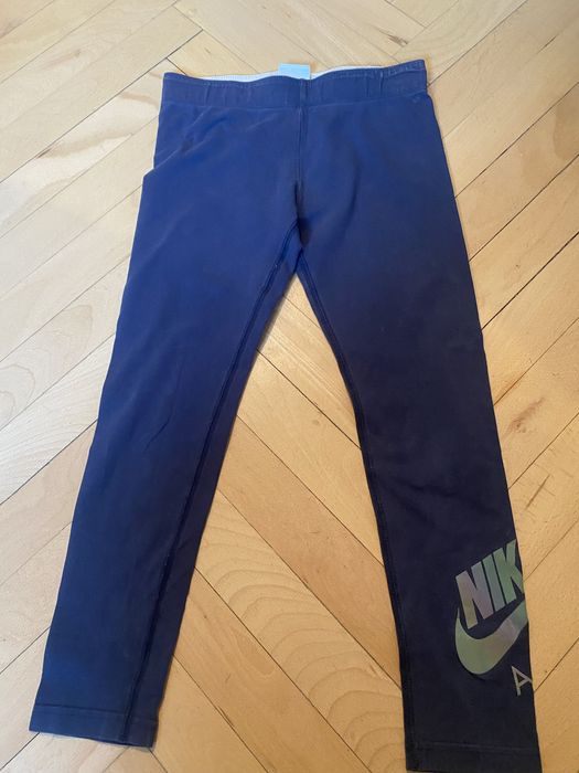 Клин Nike тъмно син