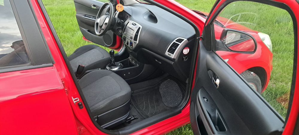 Hyundai  I 20 An 2012
