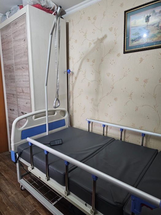 Медицинская кровать с электроприводом