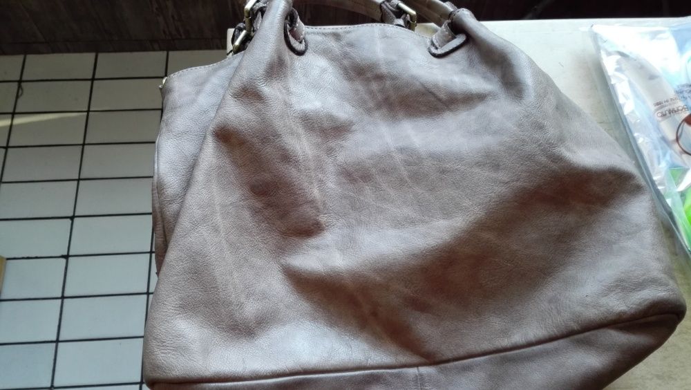 Продавам уникална дамска кожена чанта