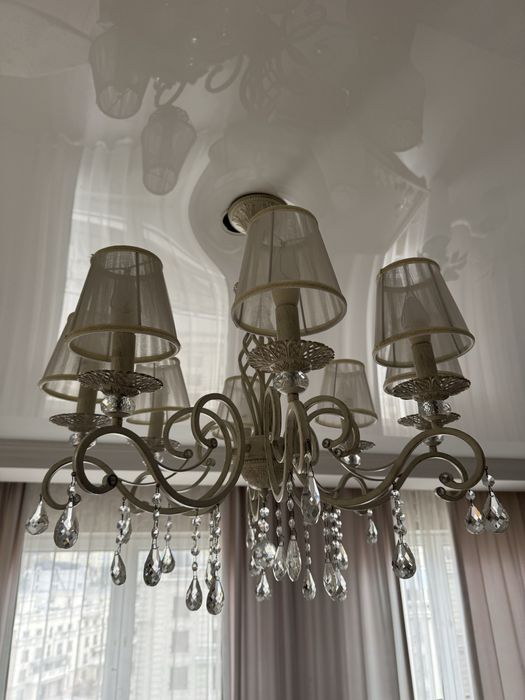 стильная классическая люстра