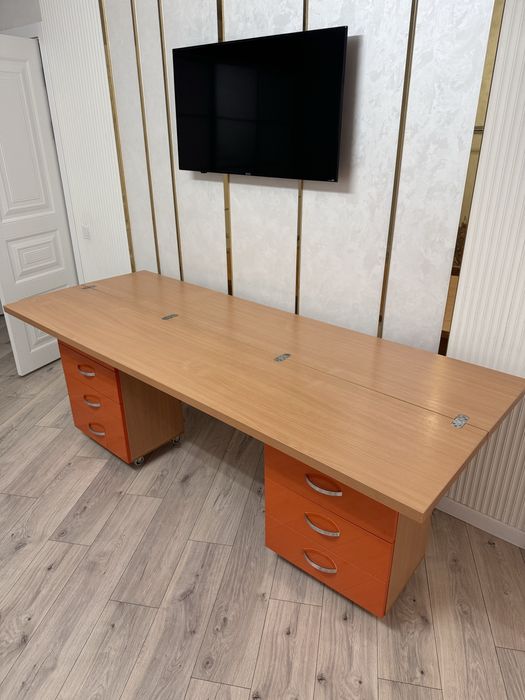 Стол с механизомом