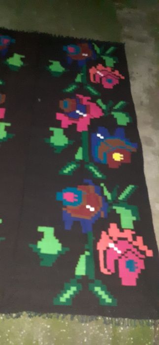 Нови, неупотребявани ръчно тъкани вълнени черги и килими