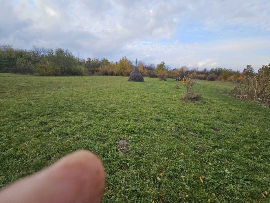 Teren de vanzare  intravilan 2629 [ mp ] Front la drum 30 ml