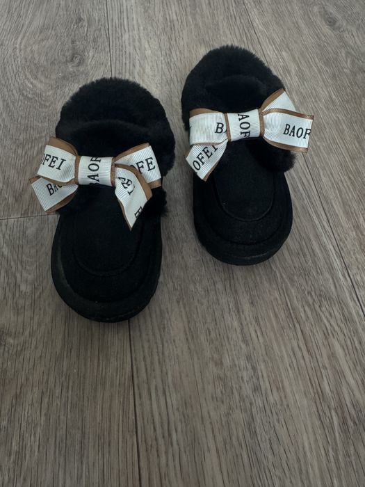 Зимняя обувь на девочку) угги