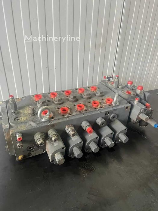 Distribuitor hidraulic pentru excavator Liebherr R934 R944 R954 A934
