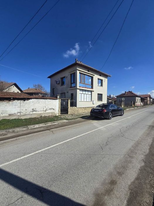 Къща в Плевен, област-гр.Гулянци площ 136 цена 85000