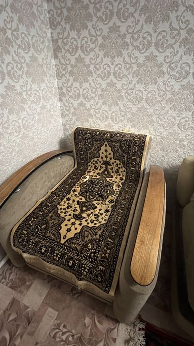 Продам ковры, кресло-кровать