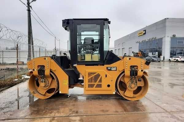 Двухвальцовый вибрационный каток CAT [CB7]