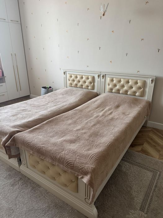 Продаю красивые кровати в классическом стиле, в идеальном состоянии…..