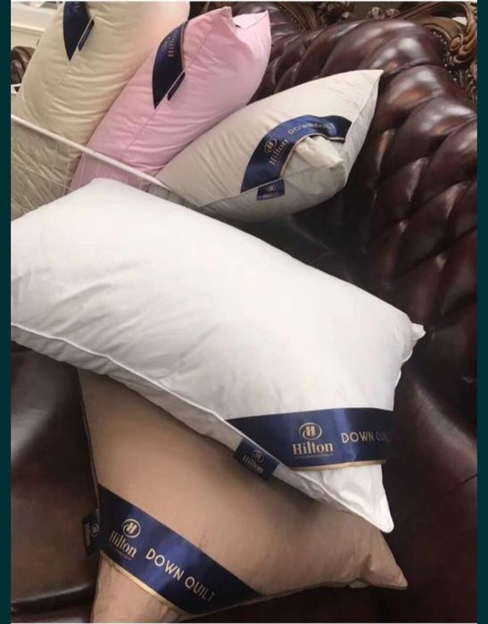 Hilton пуховая или ортопедичес,кая подушка.