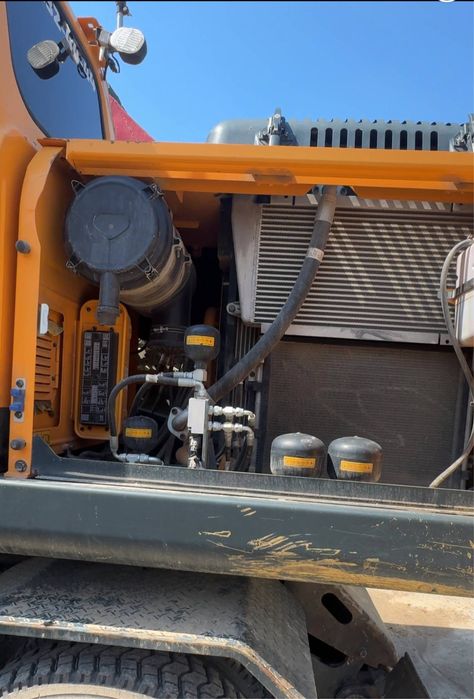 Екскаватор сотилади 180W-9s