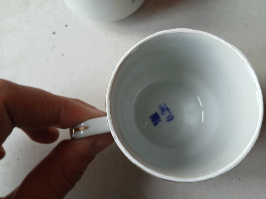 Чаши чинии вази и други