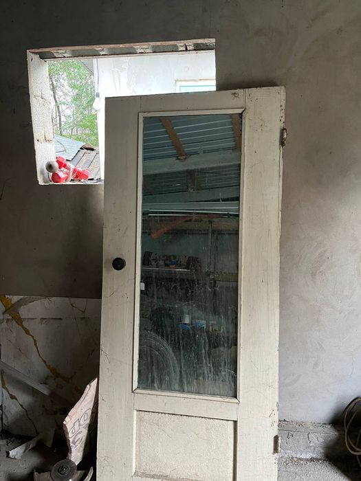 Продается дверь с зеракалом