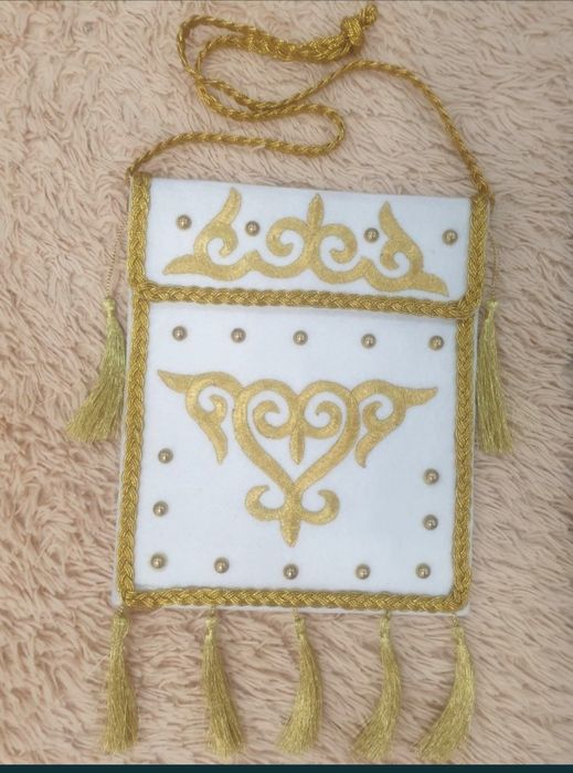 Казахский национальный костюм