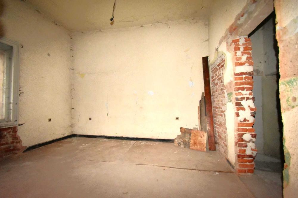 Търговско помещение в гр. Перник, идеален център