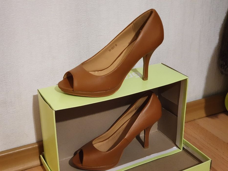 Елегантни обувки на токче