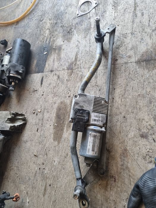 Управление за чистачки за Audi a4 B8