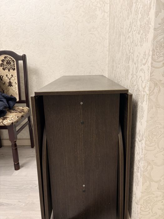 Срочно продам стол