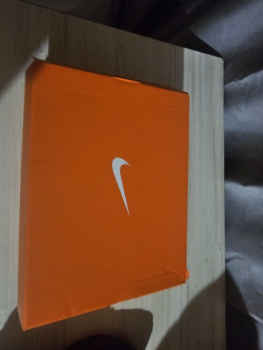 Маратонки Nike 40 номер